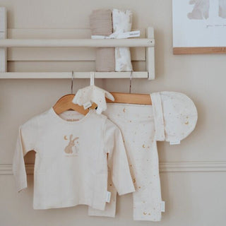 Подаръчен Сет Бебешки Дрешки Newborn Naturals