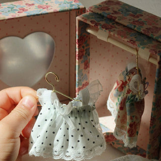 Konges Slojd Малка плюшена играчка Tiny Teddy Dress up