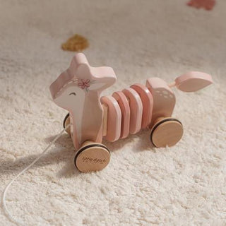 Дървена Играчка за Дърпане Сърничка Fairy Garden