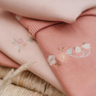 Детска Плетена Жилетка Warm Rose с Волани